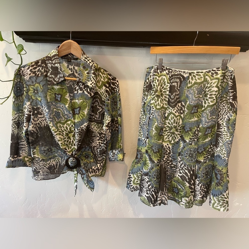 Women’s Lafayette, 148 New York linen top and skirt set size 8/10